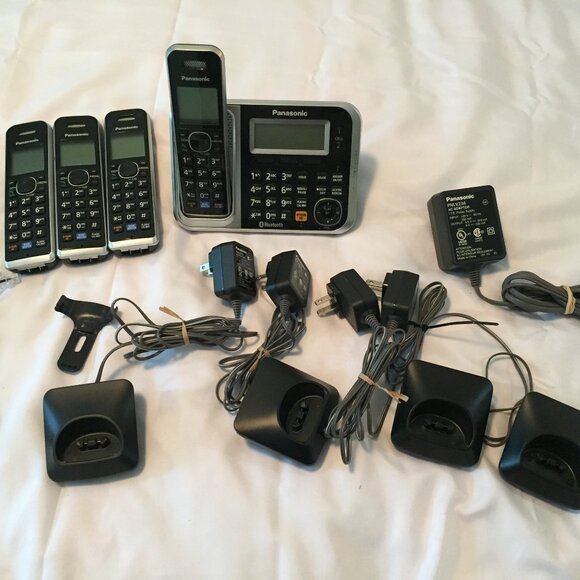 PANASONIC KX-TG7871 DECT 6.0 Cordless Phone System Answer Machine + 4-Handsets + - Picture 1 of 12